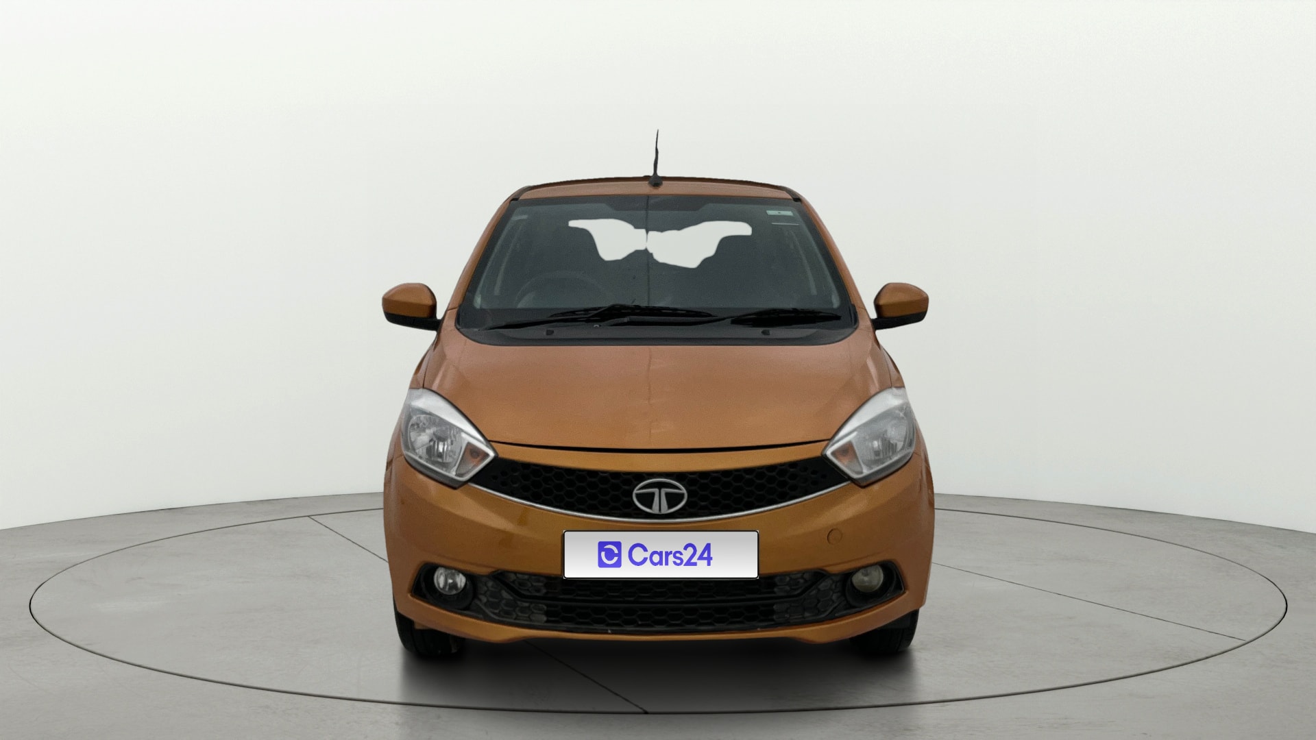 View 2017 Tata Tiago Revotorq XB Image 1 Used 2017 Tata Tiago Revotorq XB Image 1