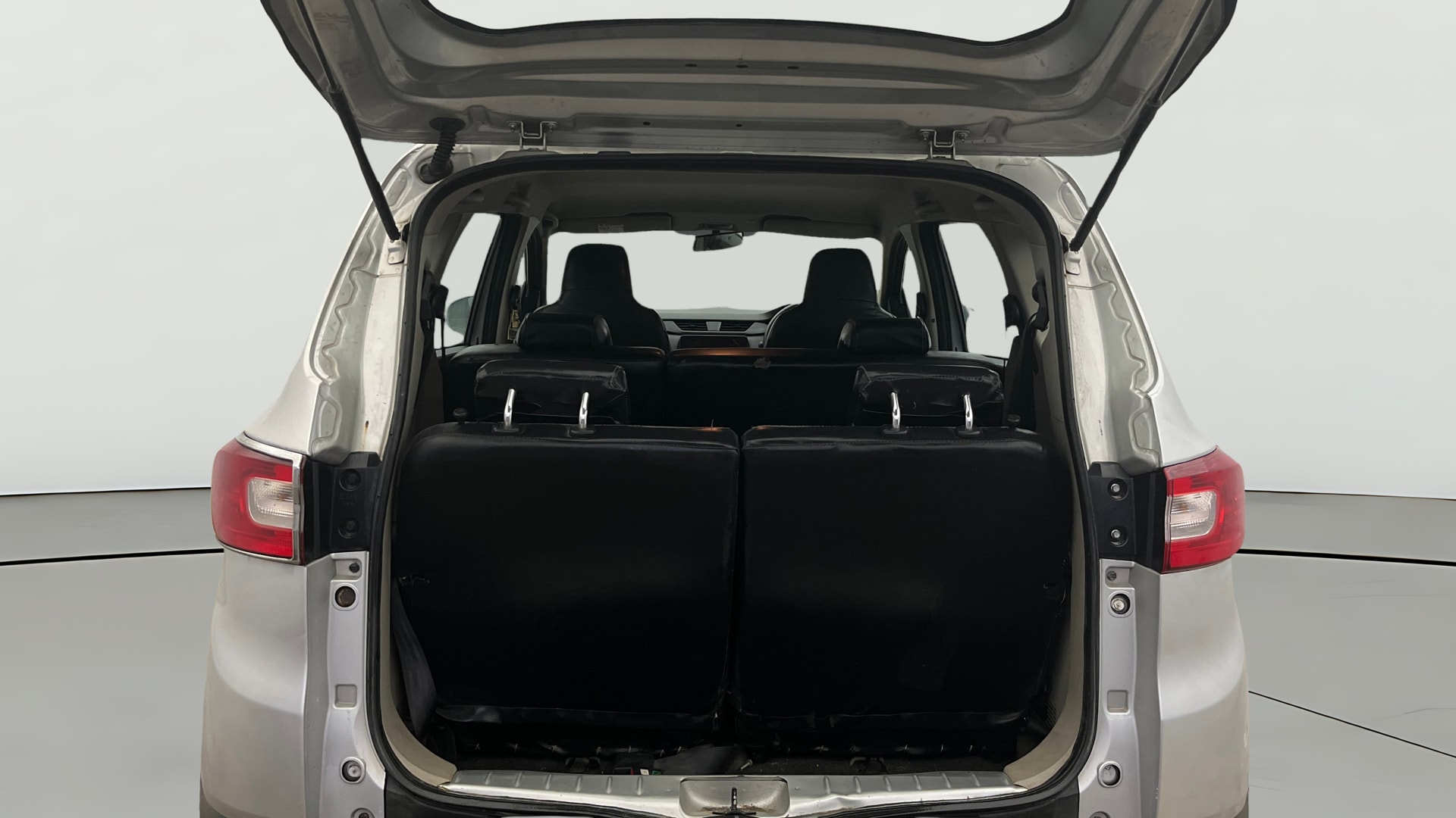 View 2020 Renault Triber RXT Image 38 Used 2020 Renault Triber RXT Image 38