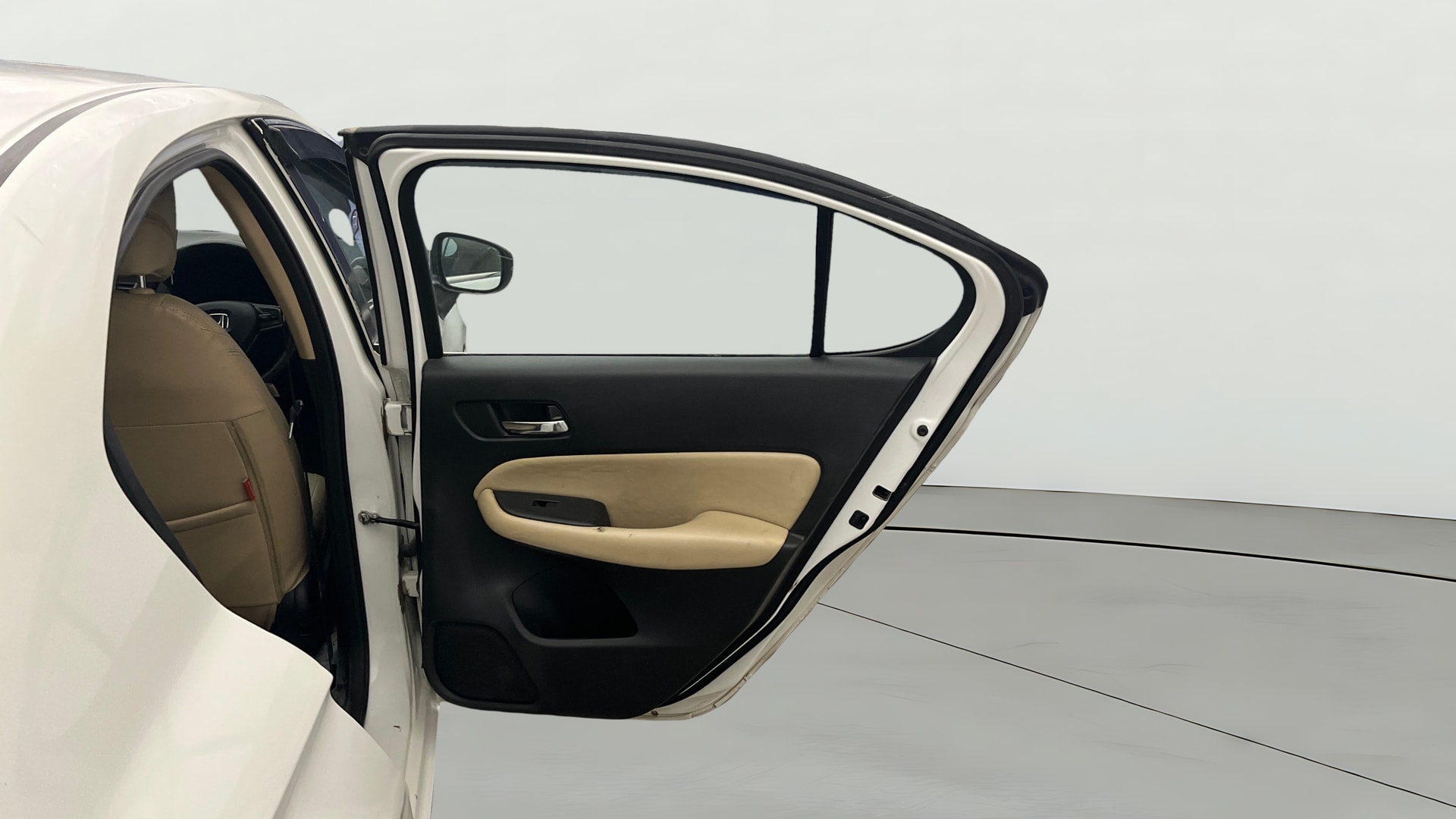 View 2021 Honda City ZX MT Diesel Anniversary Edition Image 8 Used 2021 Honda City ZX MT Diesel Anniversary Edition Image 8