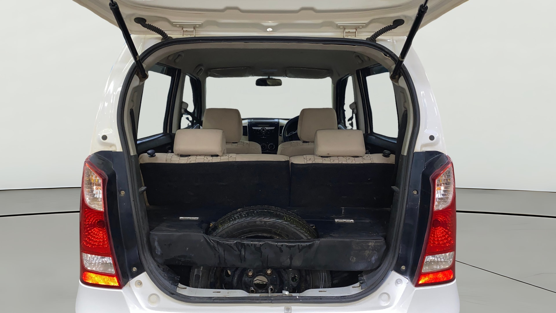 View 2018 Maruti Suzuki 1000 Base Variant Image 36 Used 2018 Maruti Suzuki 1000 Base Variant Image 36
