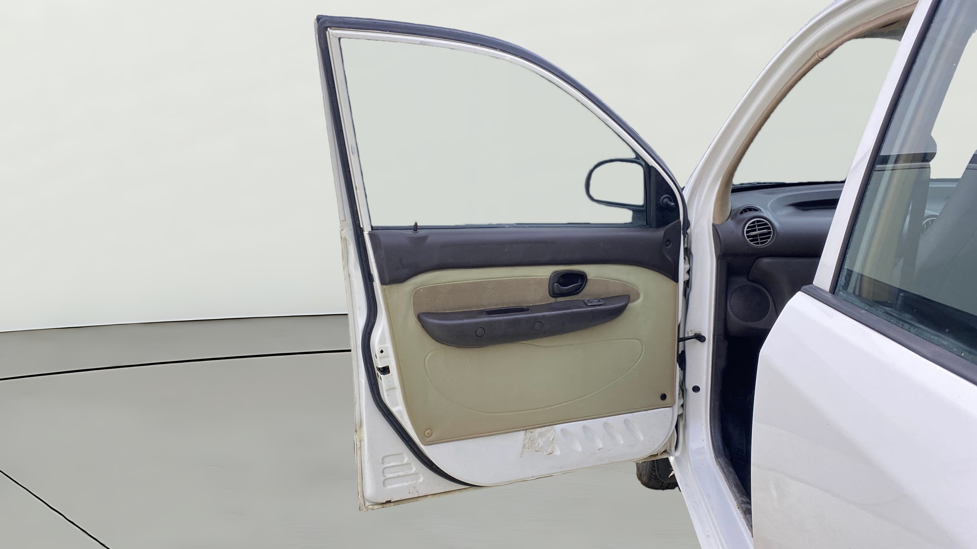 View 2013 Hyundai Santro Xing XE Image 30 Used 2013 Hyundai Santro Xing XE Image 30