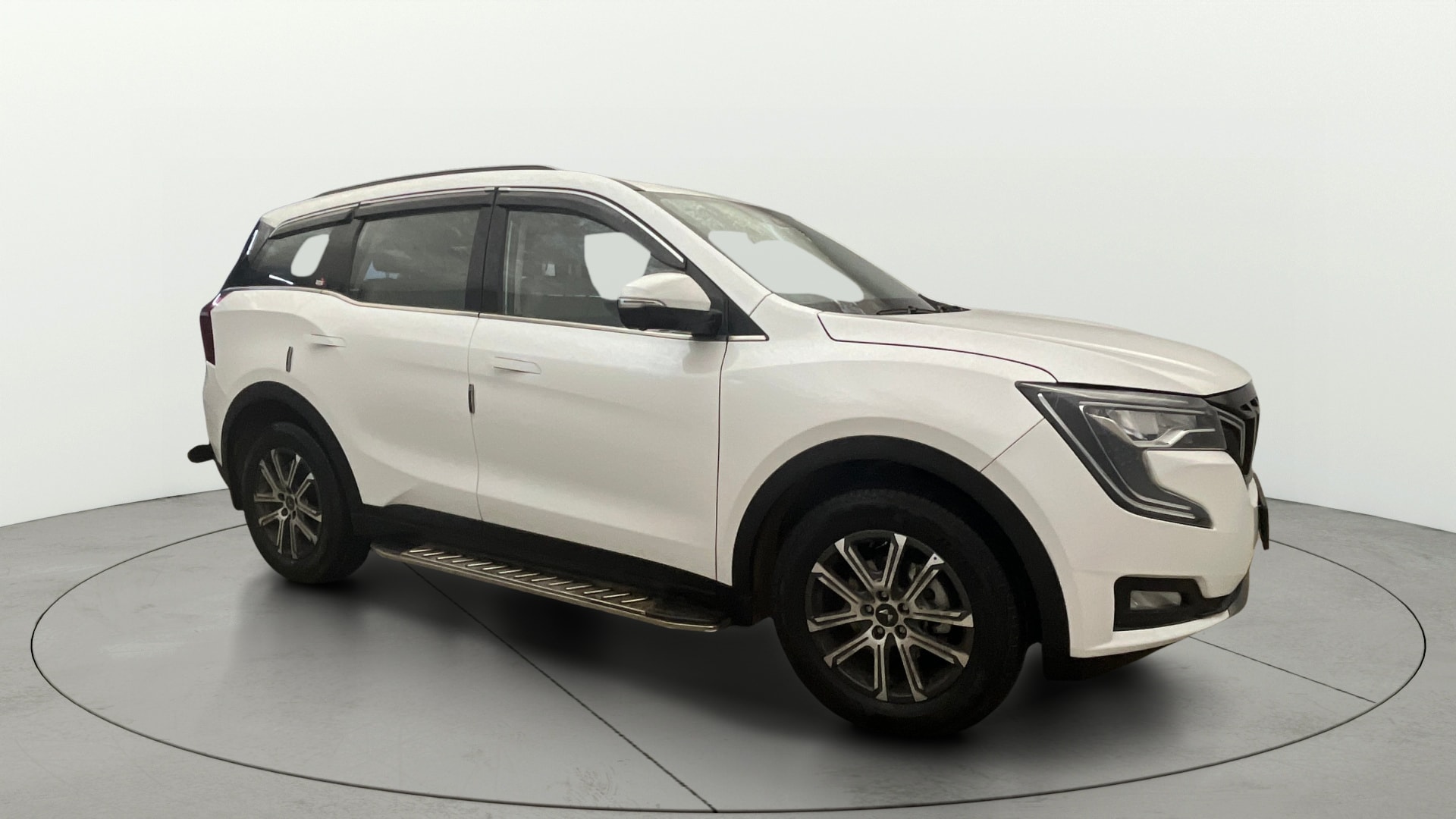 View 2025 Mahindra XUV700 MX Petrol 5 STR Image 15 Used 2025 Mahindra XUV700 MX Petrol 5 STR Image 15