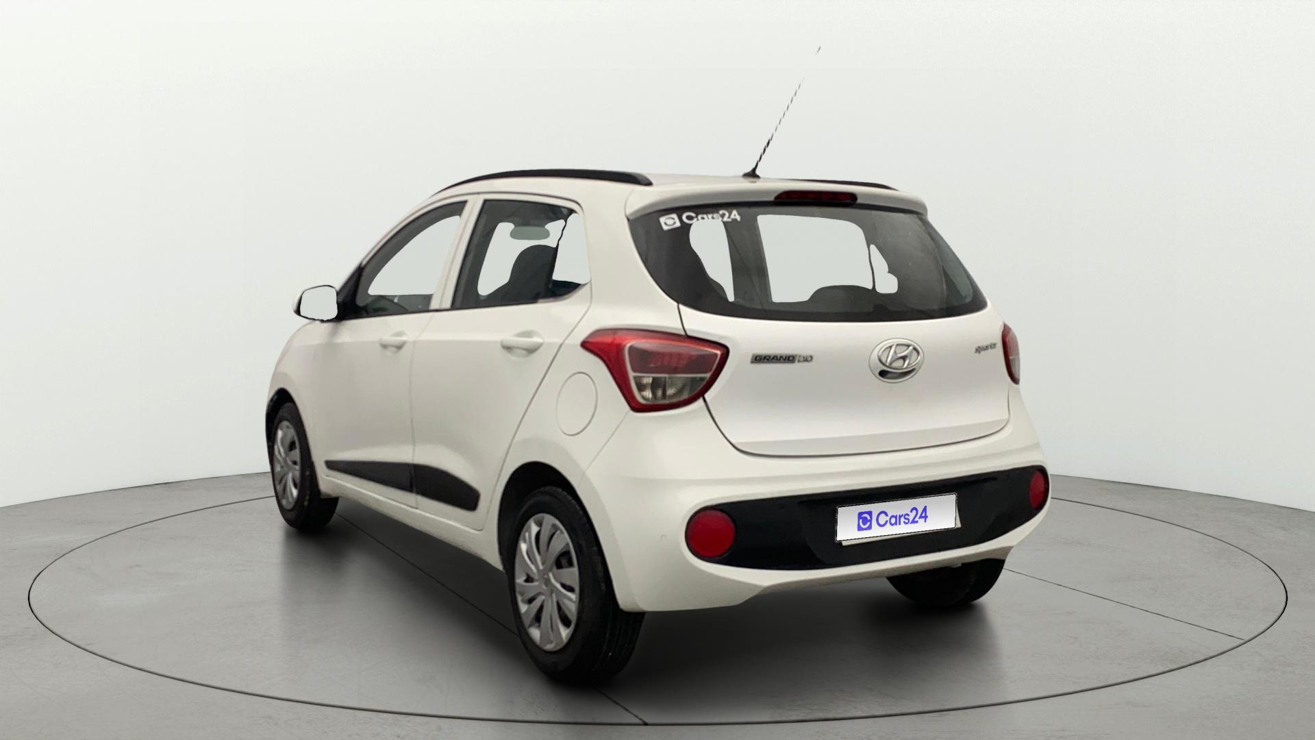 View 2018 Hyundai Grand i10 Sportz 1.2 Kappa Image 2 Used 2018 Hyundai Grand i10 Sportz 1.2 Kappa Image 2