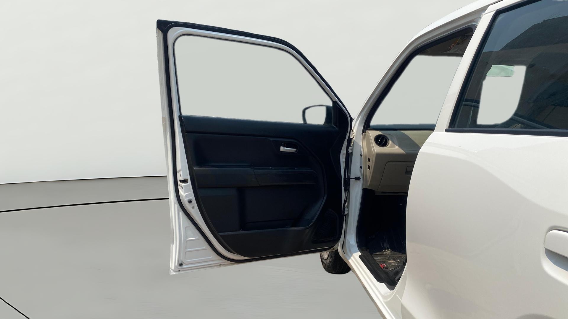 View 2024 Maruti Suzuki 1000 Base Variant Image 30 Used 2024 Maruti Suzuki 1000 Base Variant Image 30