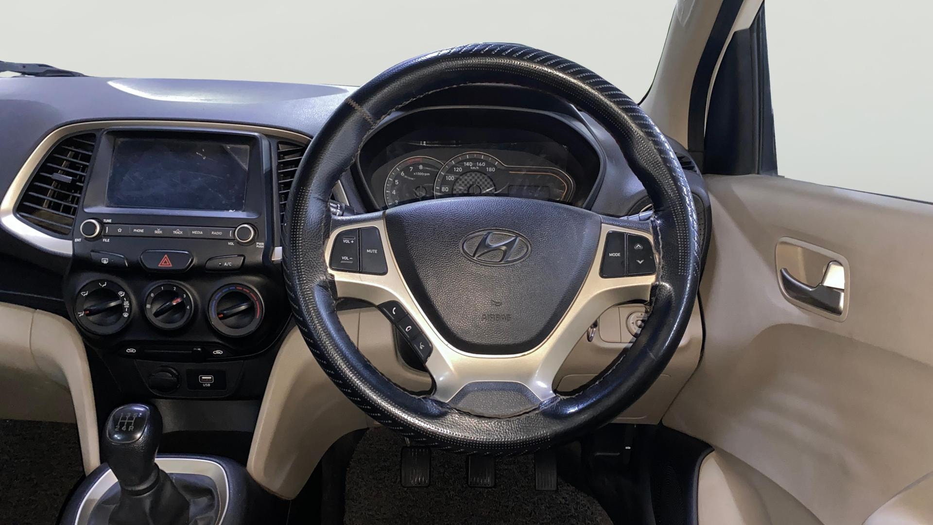 View 2019 Hyundai New Santro D-Lite Petrol Image 12 Used 2019 Hyundai New Santro D-Lite Petrol Image 12