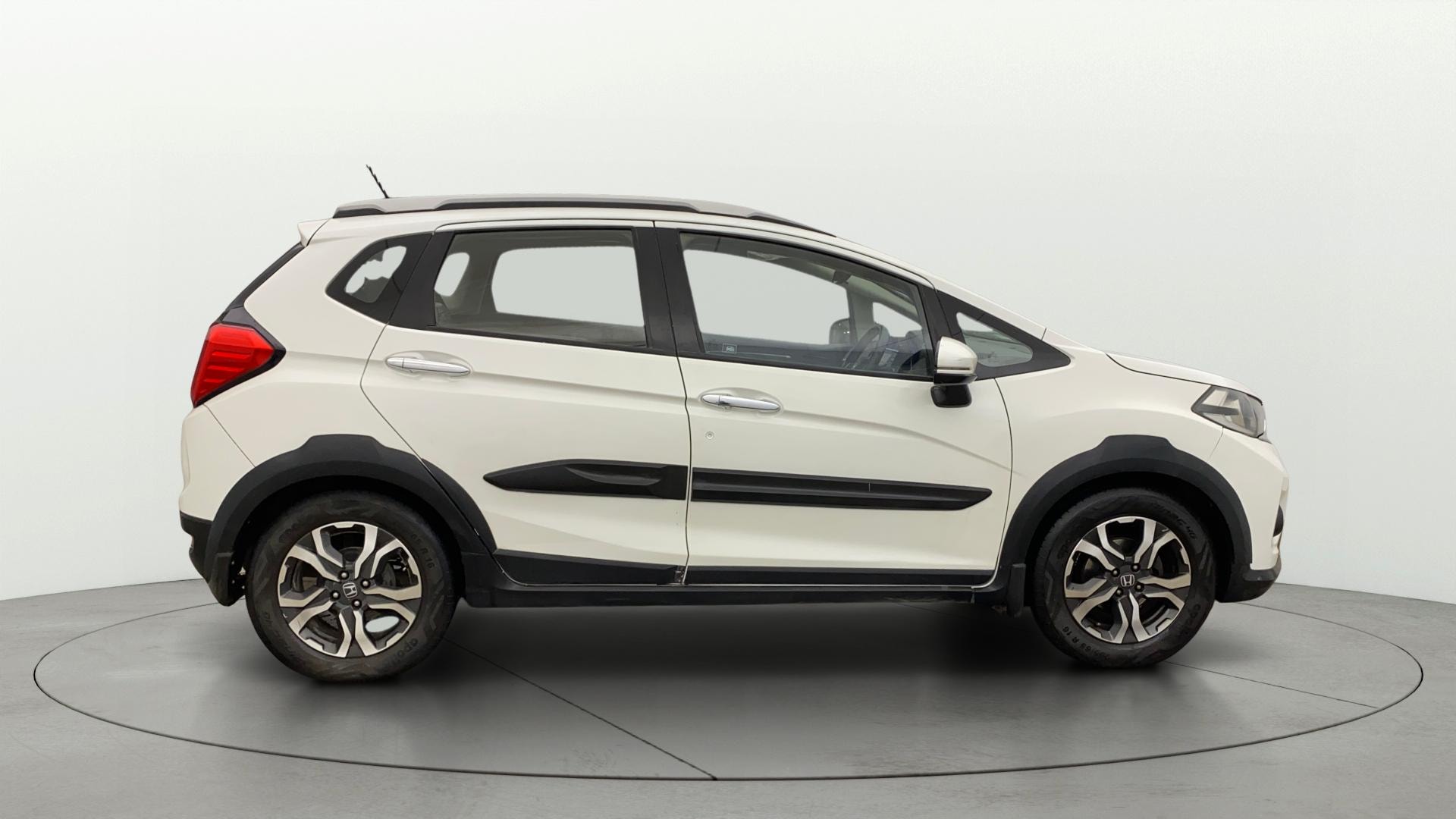 View 2018 Honda WR-V S MT Diesel Edge Edition Image 8 Used 2018 Honda WR-V S MT Diesel Edge Edition Image 8