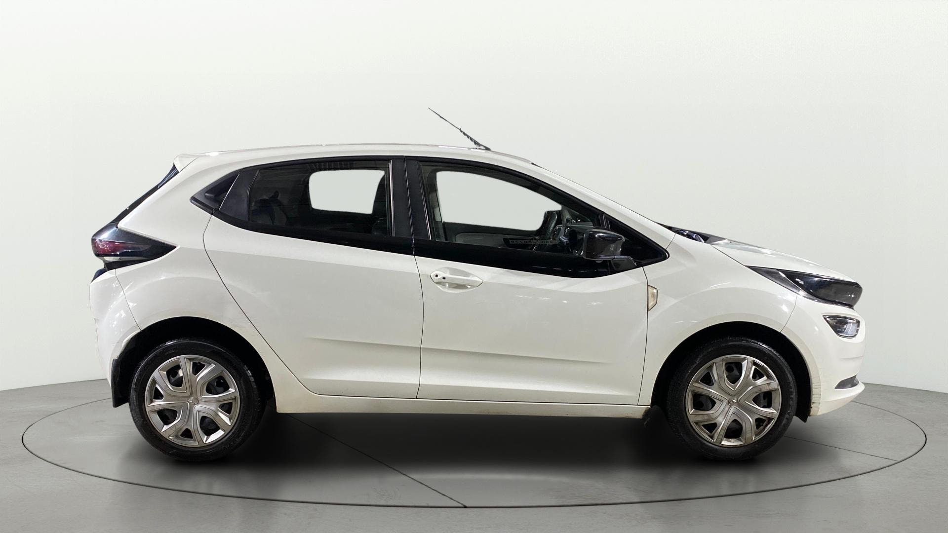 View 2021 Tata Altroz XT Petrol Image 9 Used 2021 Tata Altroz XT Petrol Image 9