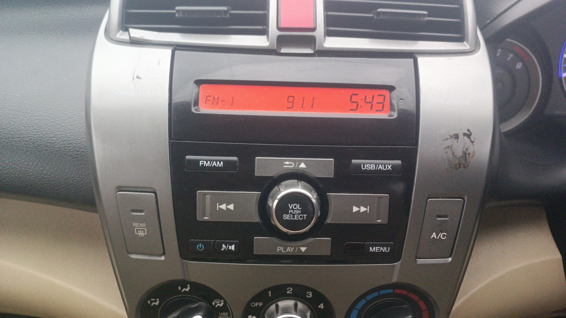 View 2013 Honda City ZX MT Diesel Anniversary Edition Image 31 Used 2013 Honda City ZX MT Diesel Anniversary Edition Image 31