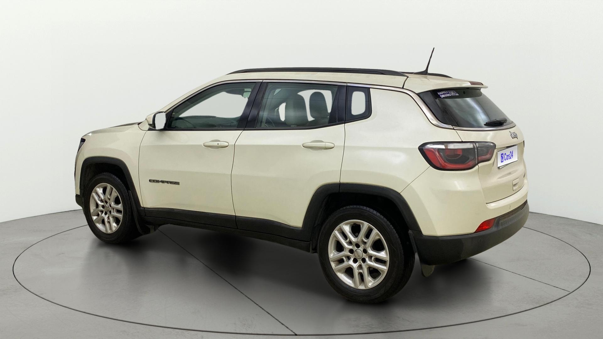 View 2017 Jeep Compass Limited 4X4 2.0 Diesel BS IV Image 2 Used 2017 Jeep Compass Limited 4X4 2.0 Diesel BS IV Image 2