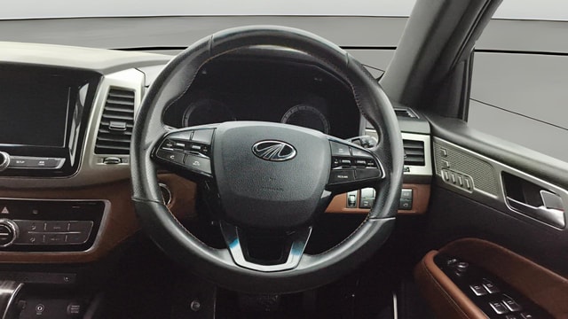 View Mahindra Alturas G4 Image 14 Used Mahindra Alturas G4 Image 14