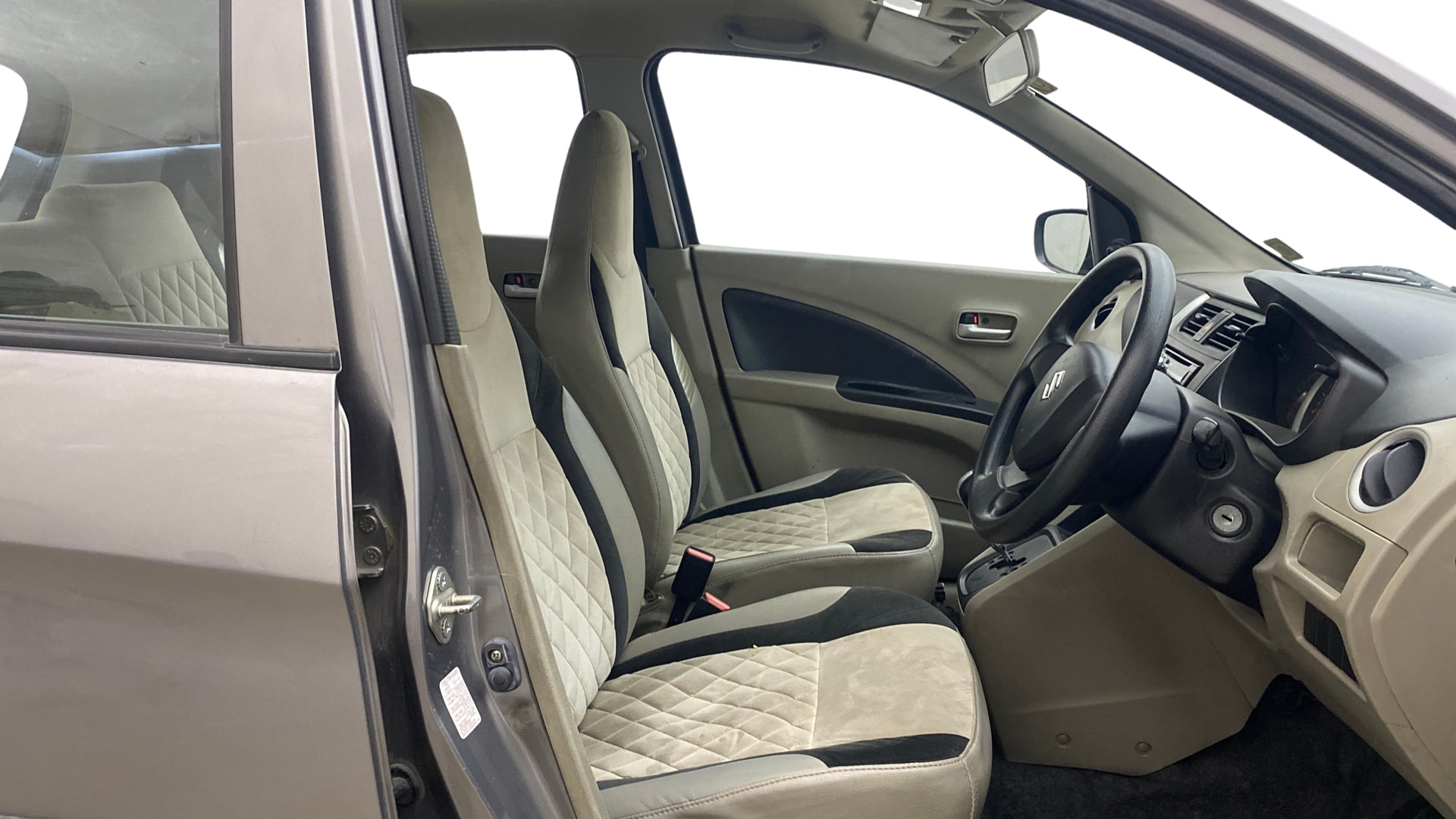 View 2015 Maruti Suzuki 1000 Base Variant Image 25 Used 2015 Maruti Suzuki 1000 Base Variant Image 25