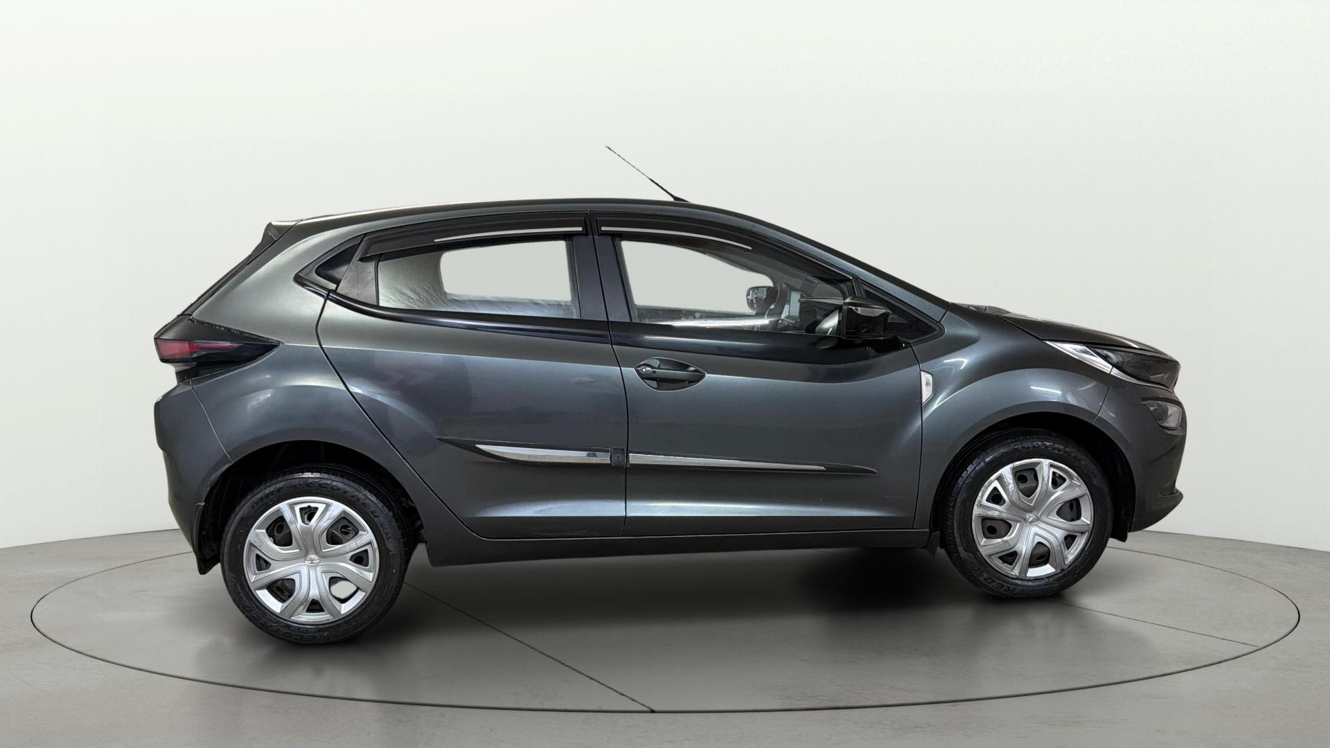 View 2023 Tata Altroz XZ Petrol Image 9 Used 2023 Tata Altroz XZ Petrol Image 9