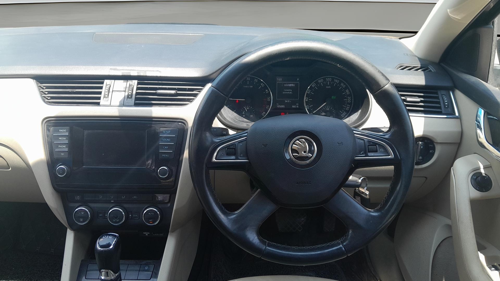 View 2014 Skoda Octavia 2.0 Elegance TDI CR AT Image 20 Used 2014 Skoda Octavia 2.0 Elegance TDI CR AT Image 20