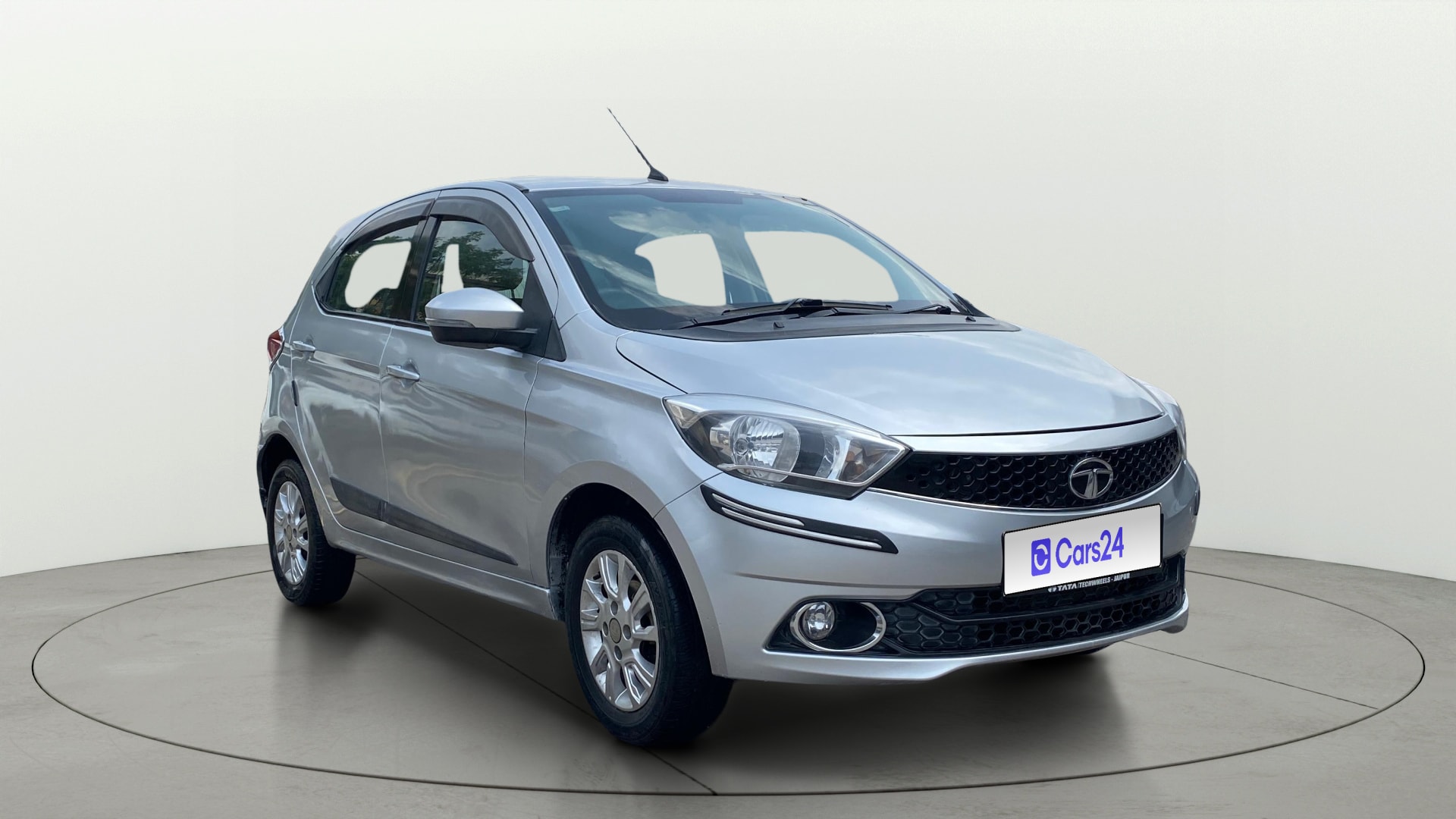 View 2018 Tata Tiago Revotorq XB Image 35 Used 2018 Tata Tiago Revotorq XB Image 35