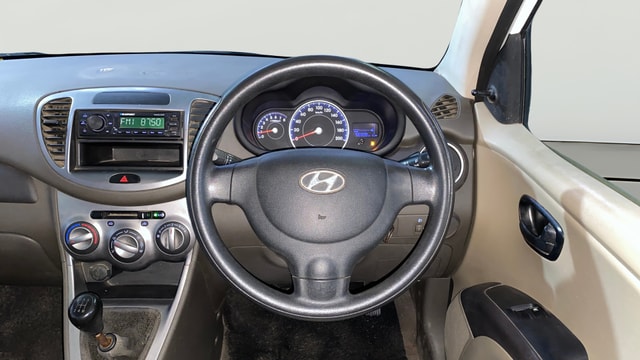 View Hyundai i10 Image 14 Used Hyundai i10 Image 14