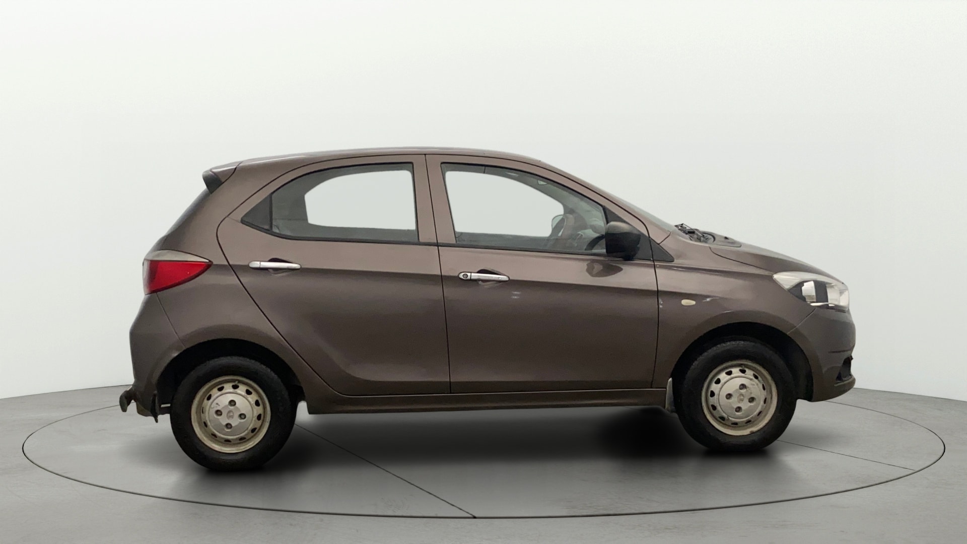 View 2018 Tata Tiago Revotorq XB Image 29 Used 2018 Tata Tiago Revotorq XB Image 29