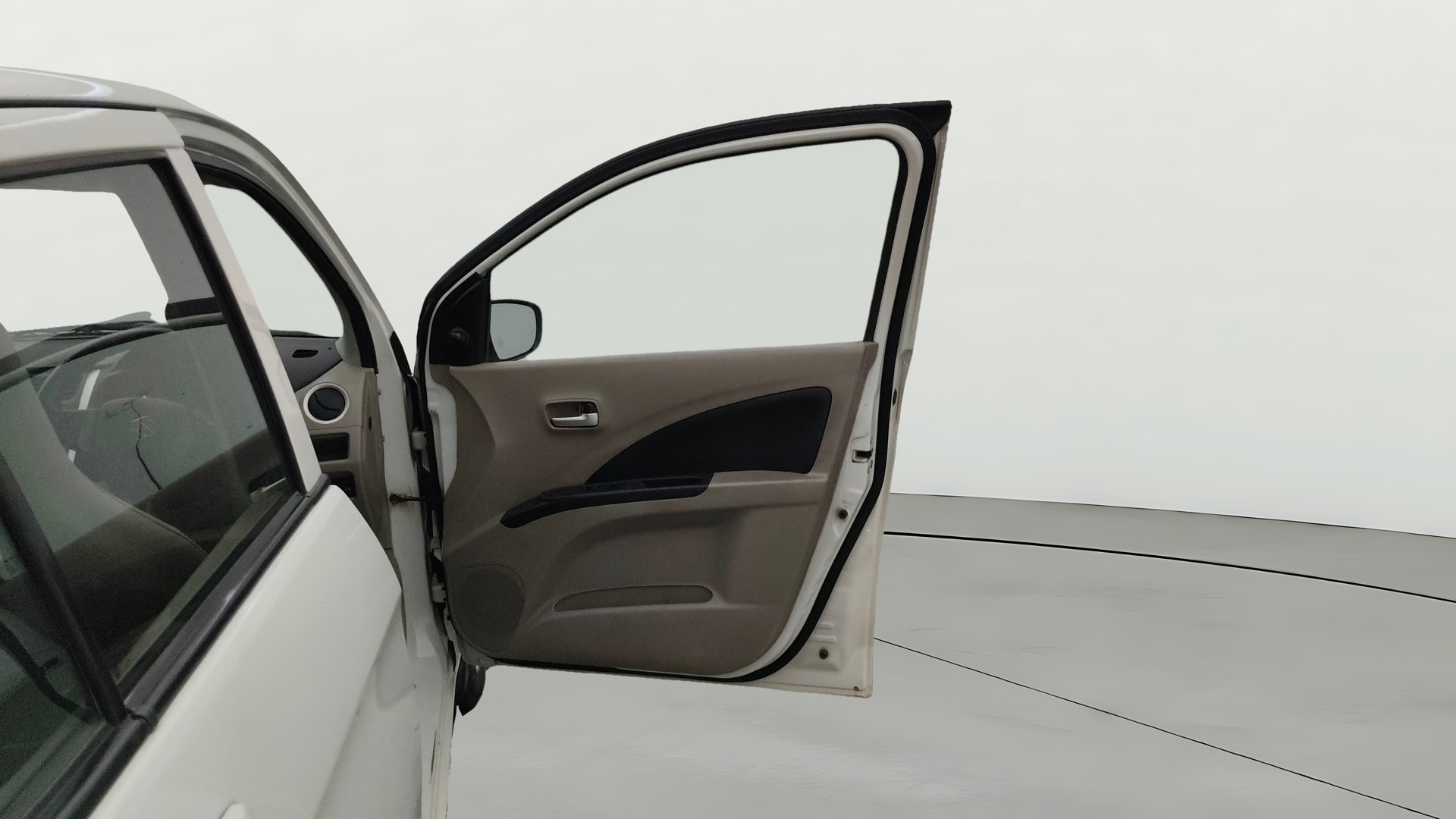 View 2016 Maruti Suzuki 1000 Base Variant Image 43 Used 2016 Maruti Suzuki 1000 Base Variant Image 43