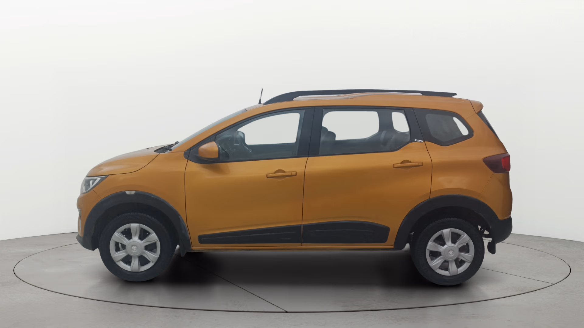View 2021 Renault Triber RXZ Image 27 Used 2021 Renault Triber RXZ Image 27