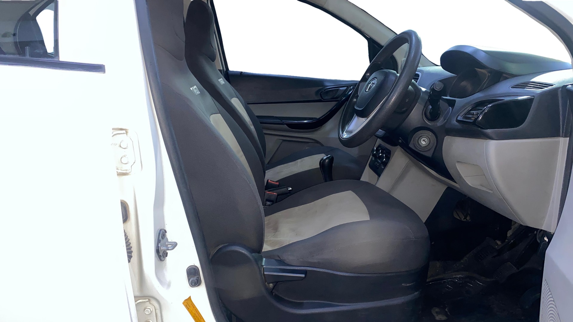View 2017 Tata Tiago Revotorq XB Image 25 Used 2017 Tata Tiago Revotorq XB Image 25