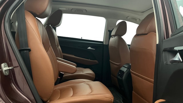 View MG Hector Plus Image 38 Used MG Hector Plus Image 38