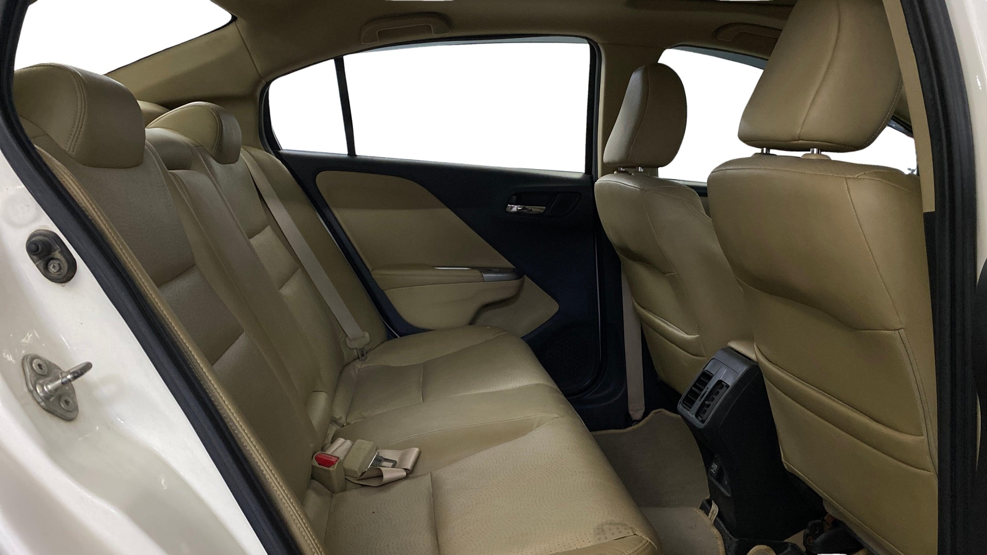 View 2015 Honda City ZX MT Diesel Anniversary Edition Image 31 Used 2015 Honda City ZX MT Diesel Anniversary Edition Image 31