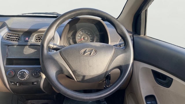 View Hyundai EON Image 14 Used Hyundai EON Image 14