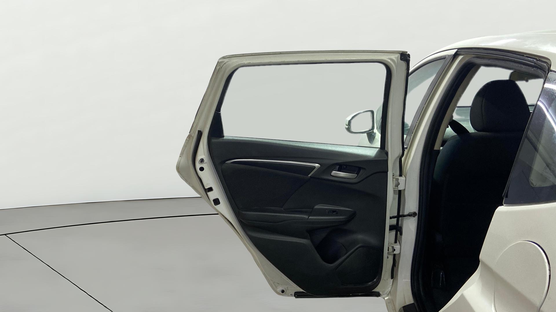 View 2015 Honda Jazz E MT Diesel Image 22 Used 2015 Honda Jazz E MT Diesel Image 22