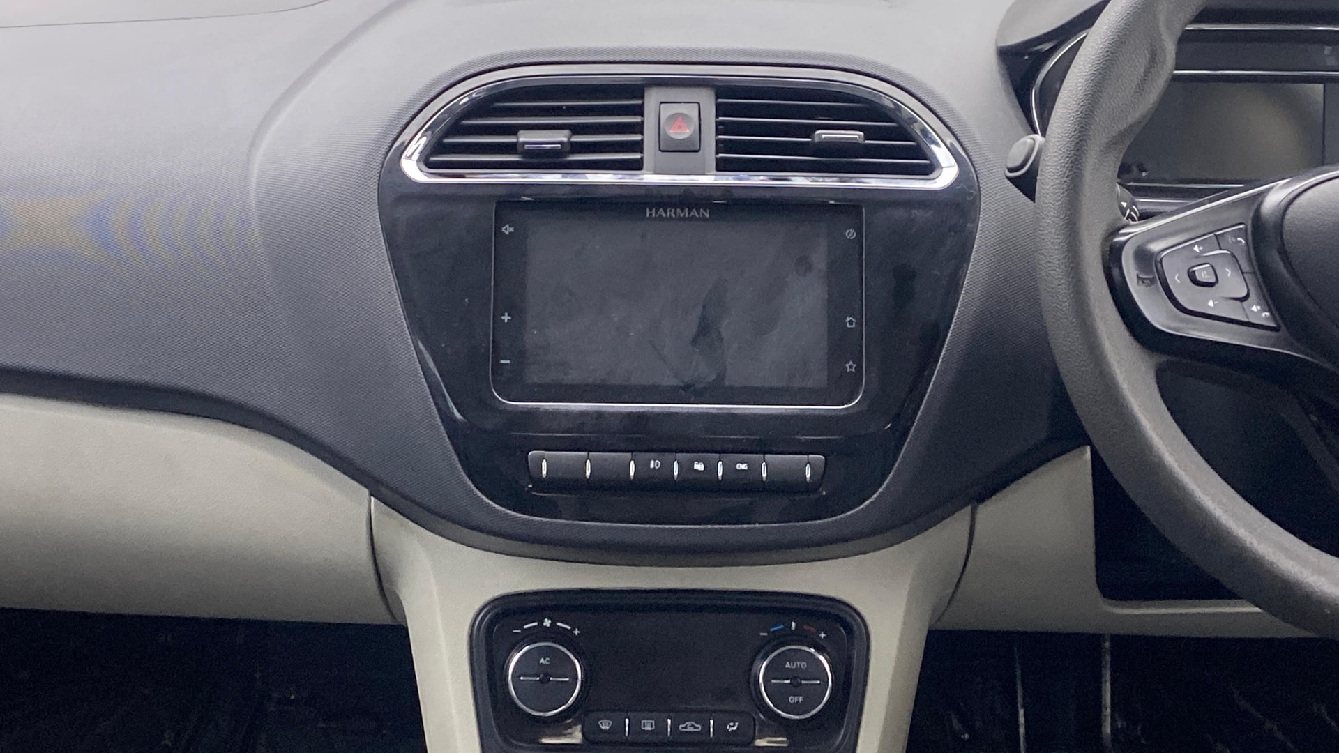 Used 2022 Tata Tiago Used 2022 Tata Tiago