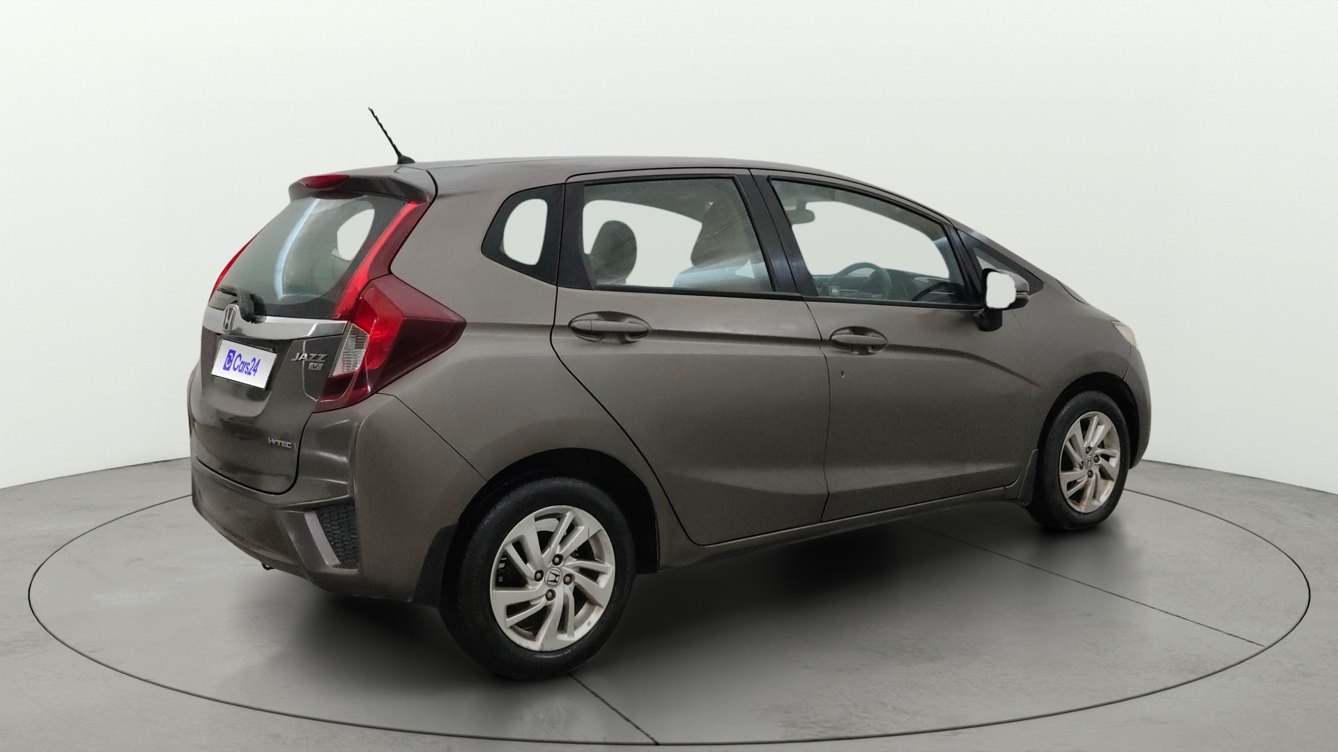 View 2016 Honda Jazz E MT Diesel Image 43 Used 2016 Honda Jazz E MT Diesel Image 43