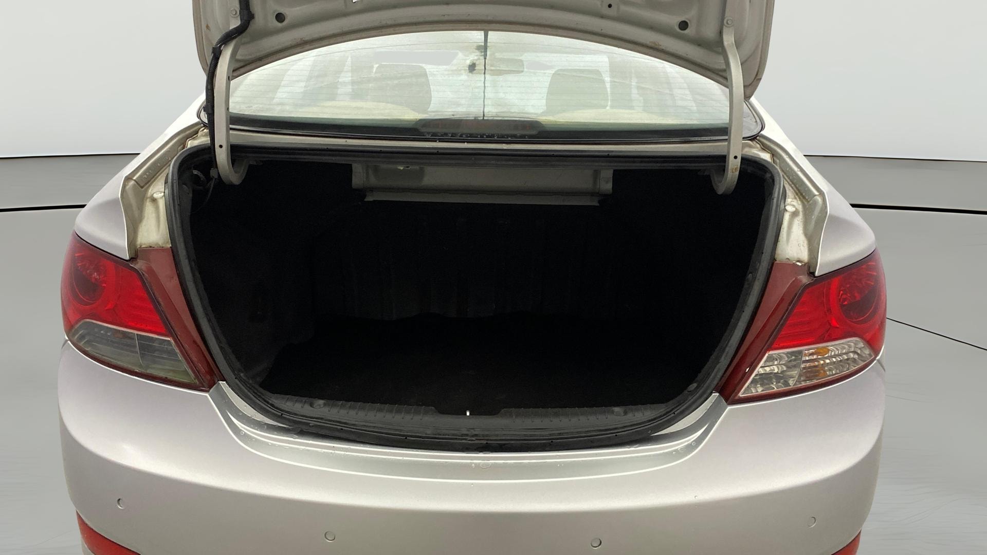 View 2013 Hyundai Fluidic Verna 1.6 CRDI EX Image 37 Used 2013 Hyundai Fluidic Verna 1.6 CRDI EX Image 37