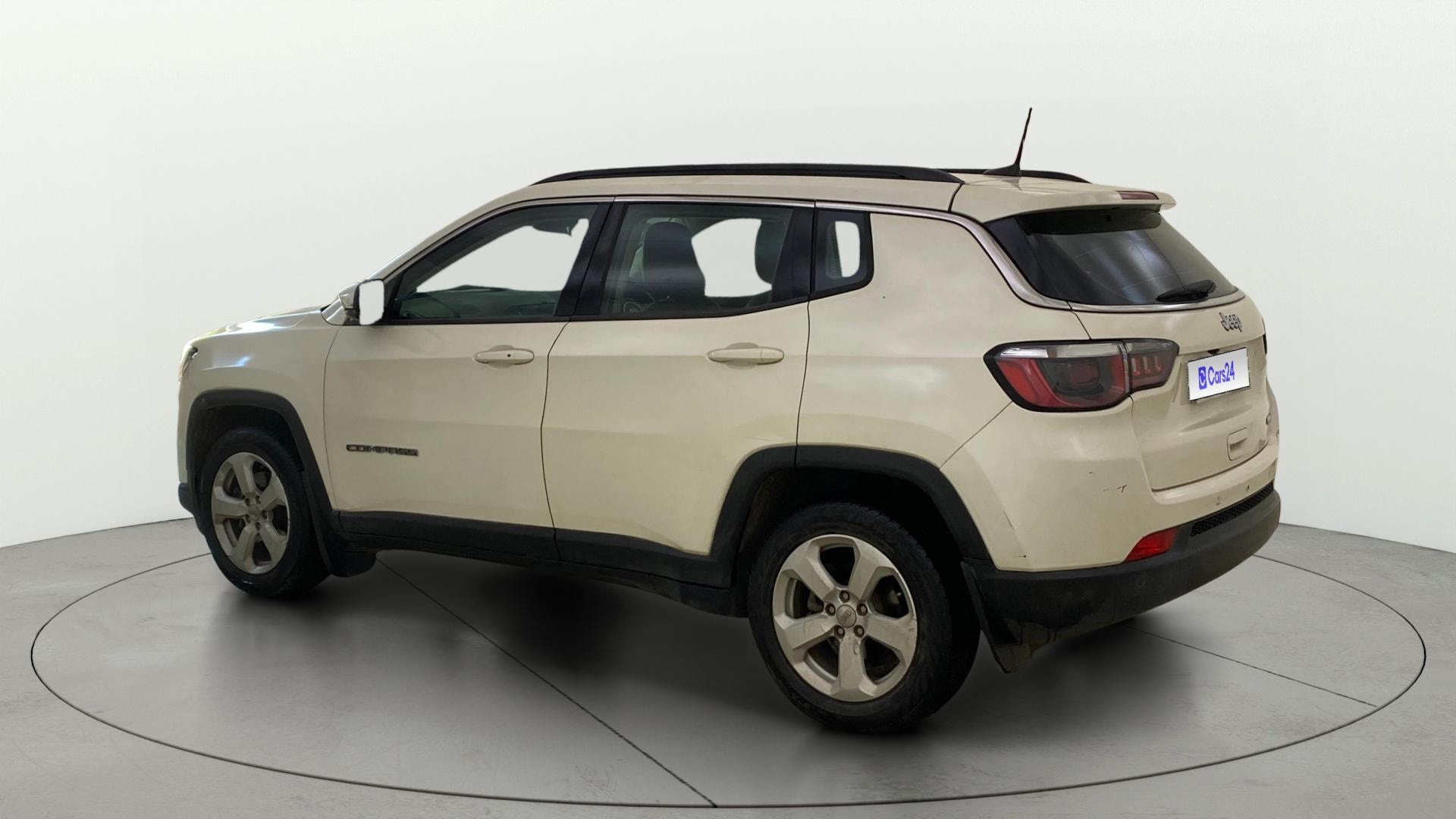 View 2017 Jeep Compass Longitude (O) 2.0 Diesel MT Image 2 Used 2017 Jeep Compass Longitude (O) 2.0 Diesel MT Image 2