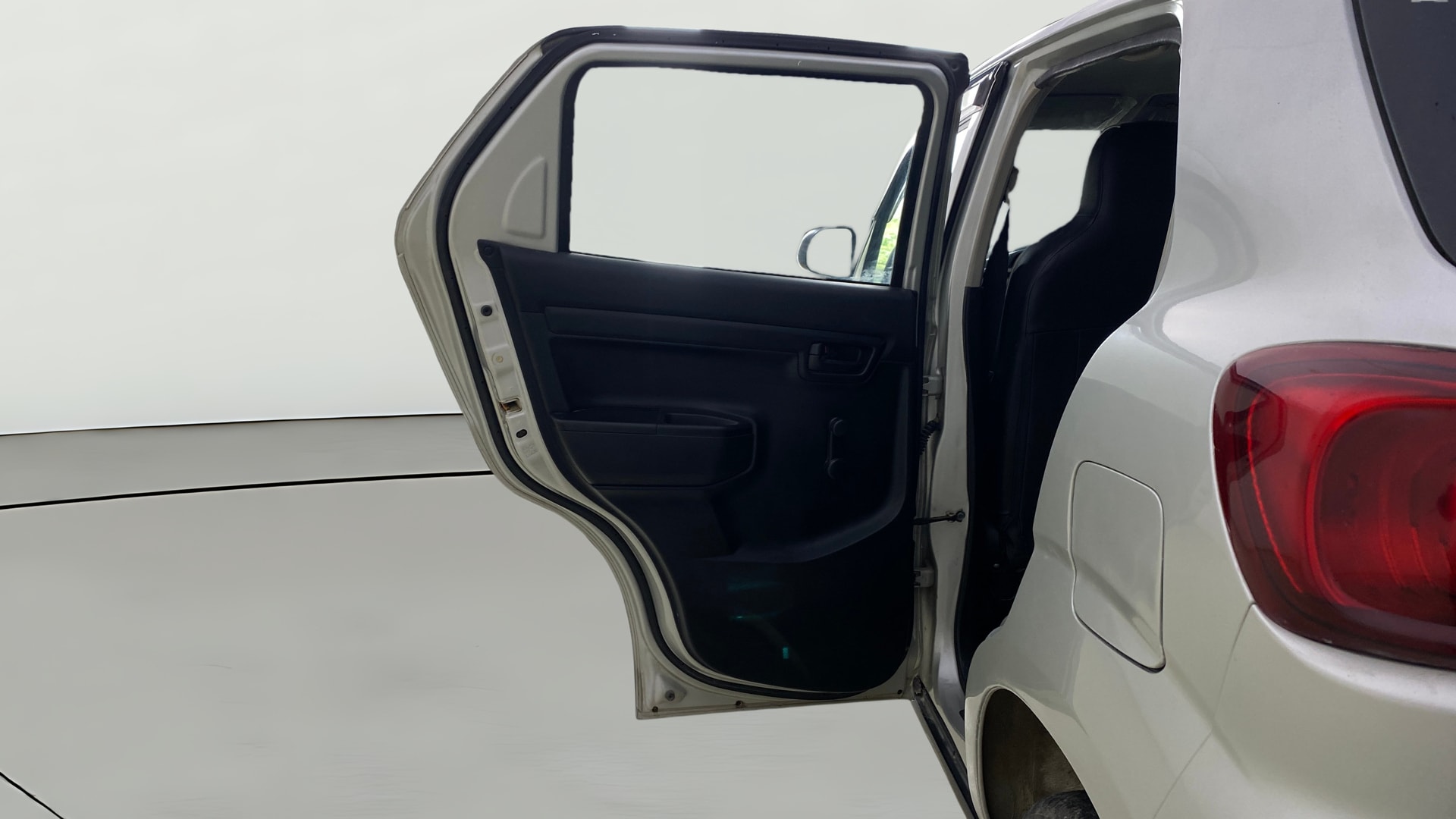 View 2021 Maruti Suzuki 1000 Base Variant Image 22 Used 2021 Maruti Suzuki 1000 Base Variant Image 22