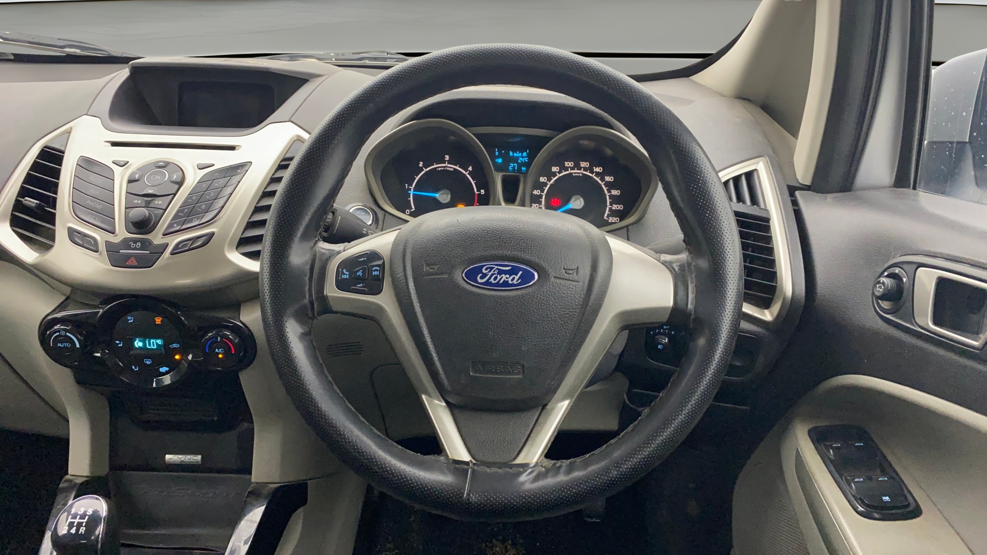 View 2016 Ford EcoSport 1.5 TDCi Diesel Ambiente BS IV Image 12 Used 2016 Ford EcoSport 1.5 TDCi Diesel Ambiente BS IV Image 12