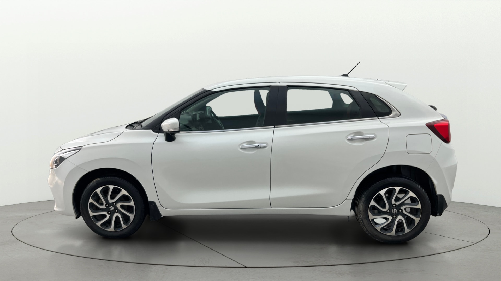 View 2022 Maruti Suzuki 1000 Base Variant Image 5 Used 2022 Maruti Suzuki 1000 Base Variant Image 5