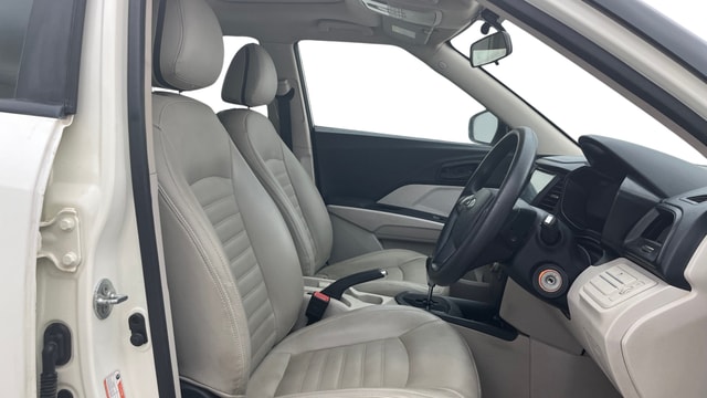 View Mahindra XUV300 Image 26 Used Mahindra XUV300 Image 26