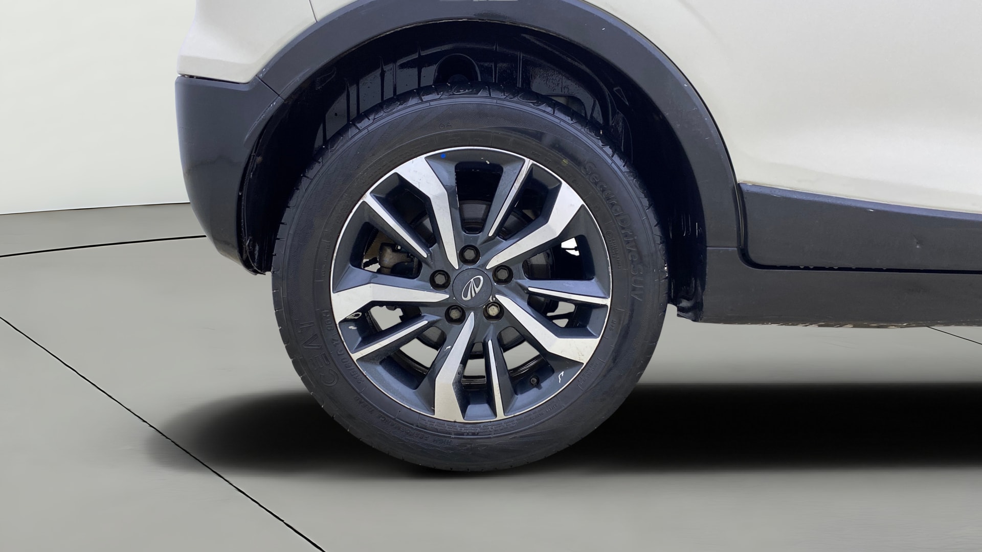 View 2019 Mahindra XUV300 W4 Petrol BS IV Image 34 Used 2019 Mahindra XUV300 W4 Petrol BS IV Image 34