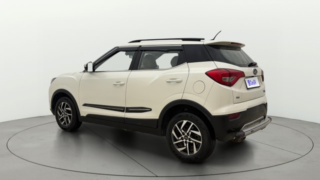View Mahindra XUV300 Image 2 Used Mahindra XUV300 Image 2