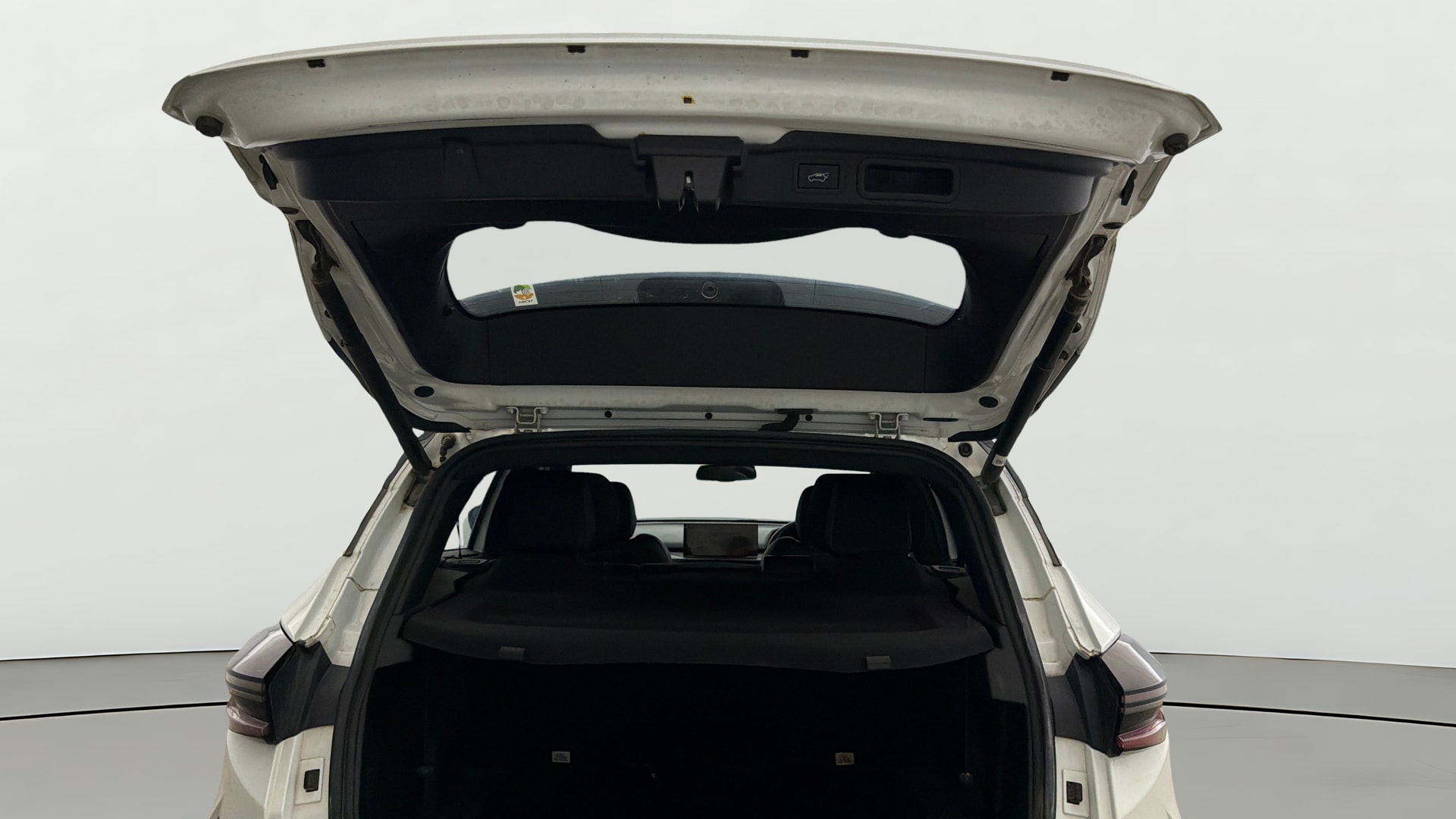 View 2024 Tata Harrier XE Image 17 Used 2024 Tata Harrier XE Image 17