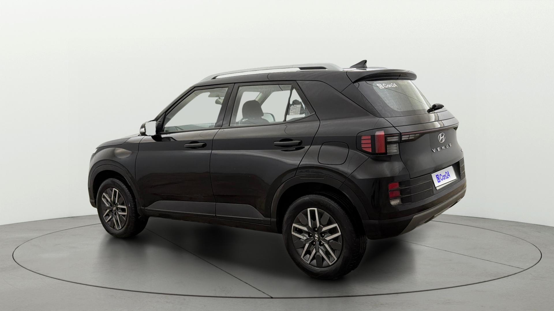 View 2023 Hyundai Venue S (O) 1.0 Turbo Petrol MT Image 2 Used 2023 Hyundai Venue S (O) 1.0 Turbo Petrol MT Image 2