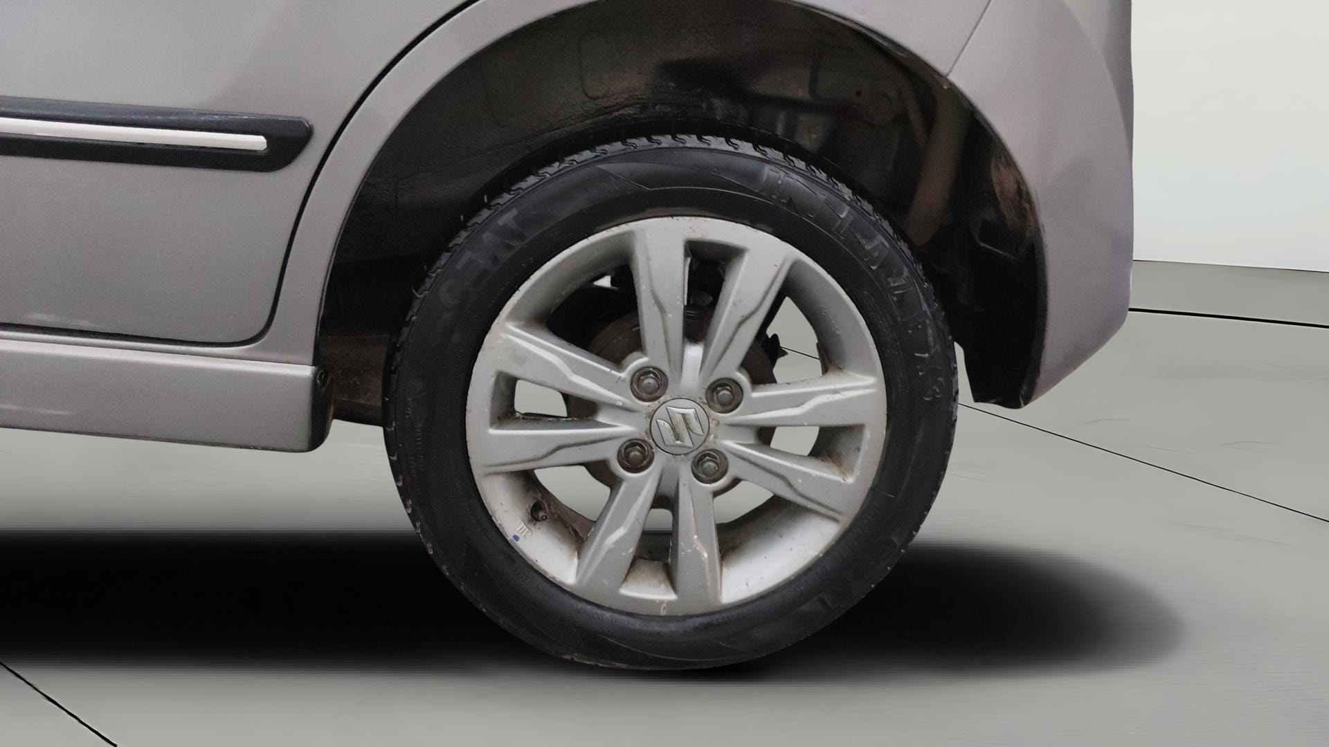 View 2014 Maruti Suzuki Stingray LXI Image 11 Used 2014 Maruti Suzuki Stingray LXI Image 11