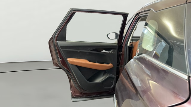 View MG Hector Plus Image 24 Used MG Hector Plus Image 24