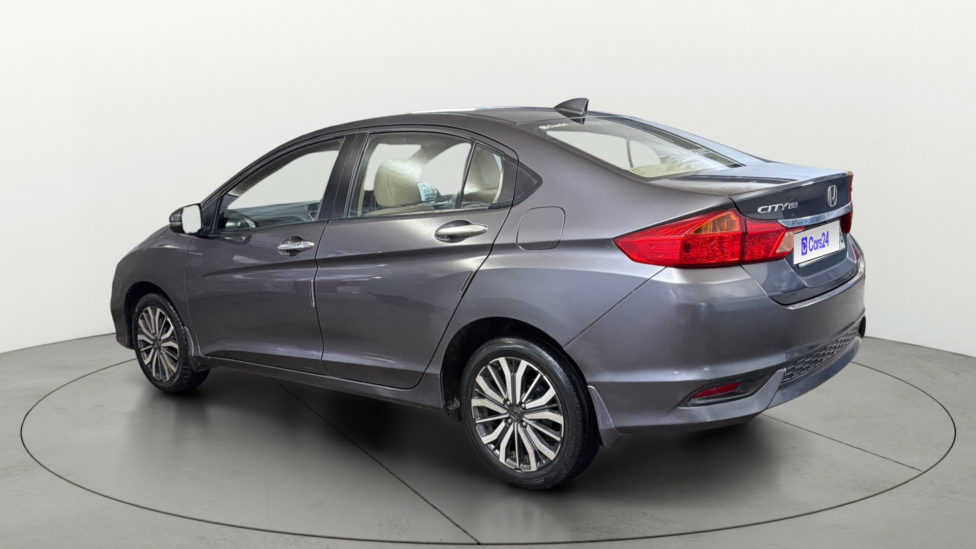 View 2017 Honda City ZX MT Diesel Anniversary Edition Image 2 Used 2017 Honda City ZX MT Diesel Anniversary Edition Image 2