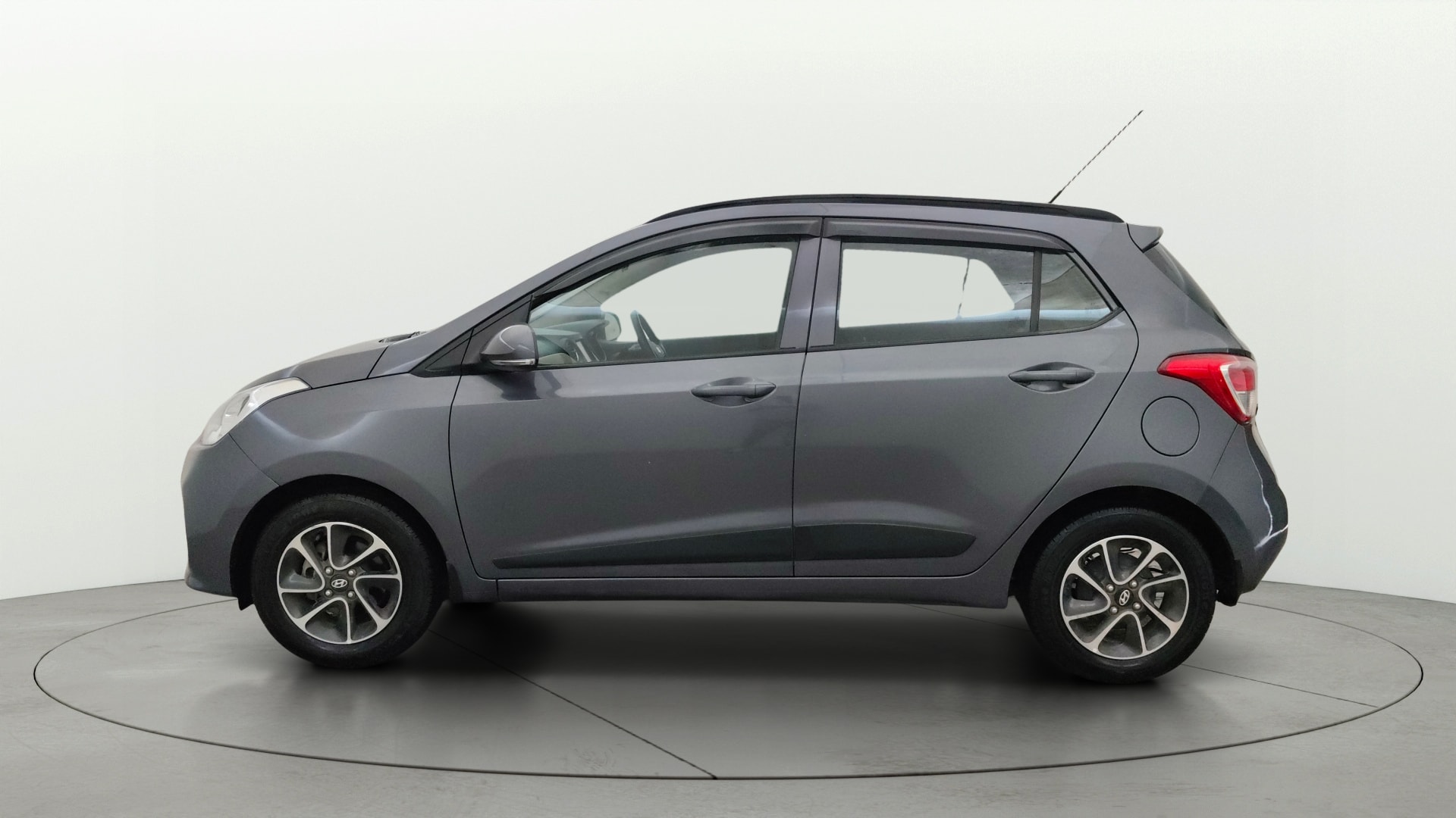 View 2018 Hyundai Grand i10 1.2 Sportz AT Petrol Image 5 Used 2018 Hyundai Grand i10 1.2 Sportz AT Petrol Image 5
