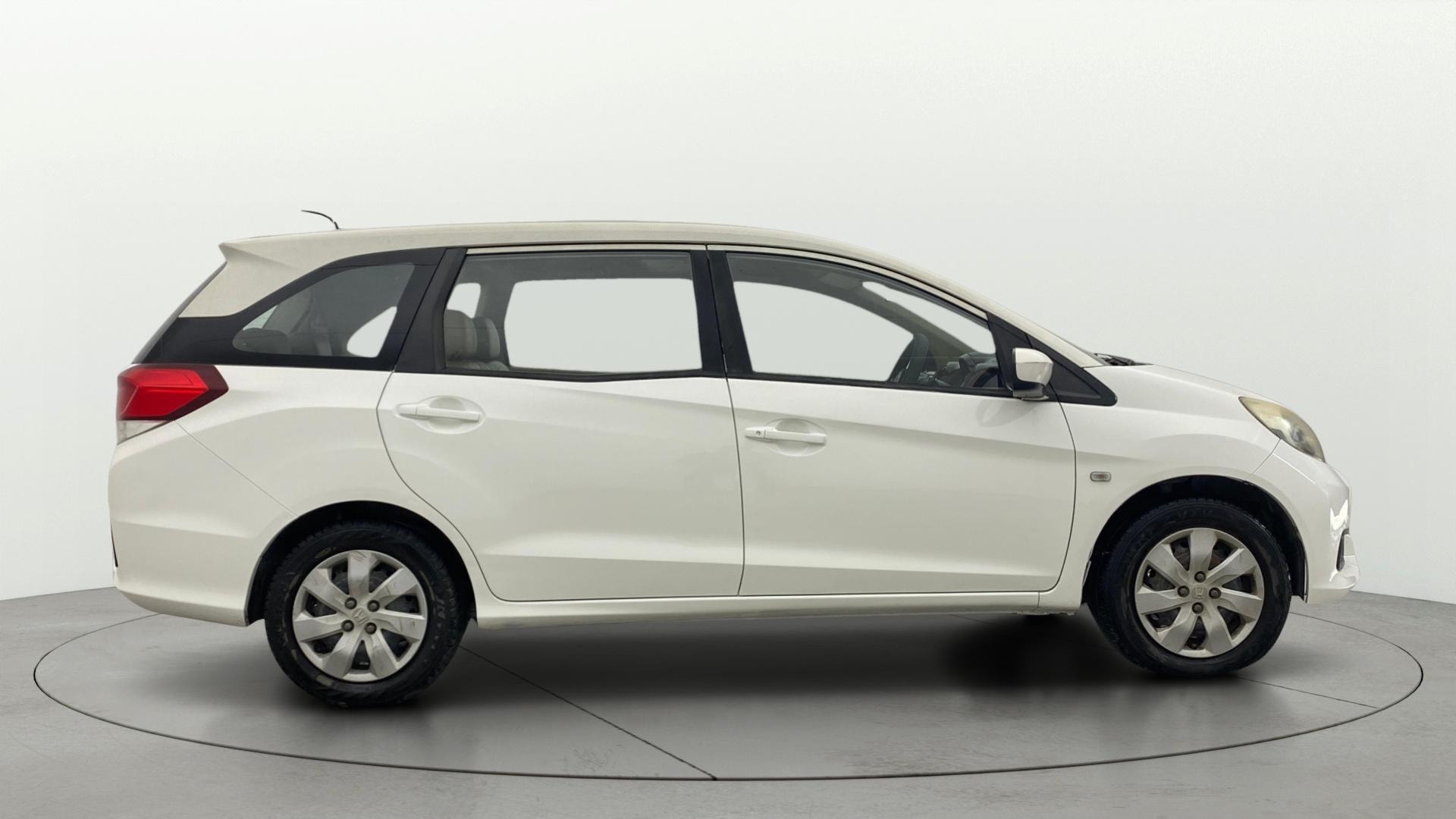 View 2015 Honda Mobilio E Diesel Image 8 Used 2015 Honda Mobilio E Diesel Image 8