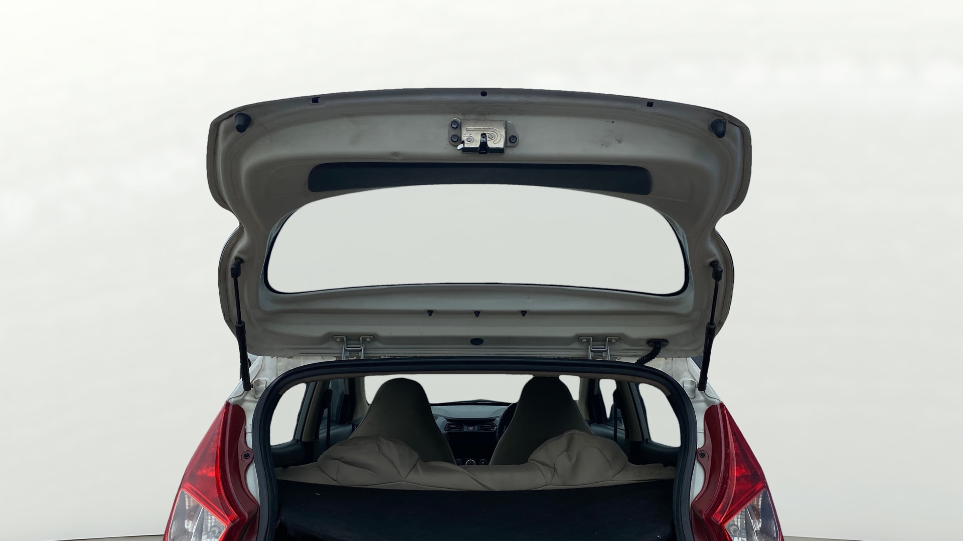 View 2015 Hyundai EON Era Plus Image 16 Used 2015 Hyundai EON Era Plus Image 16