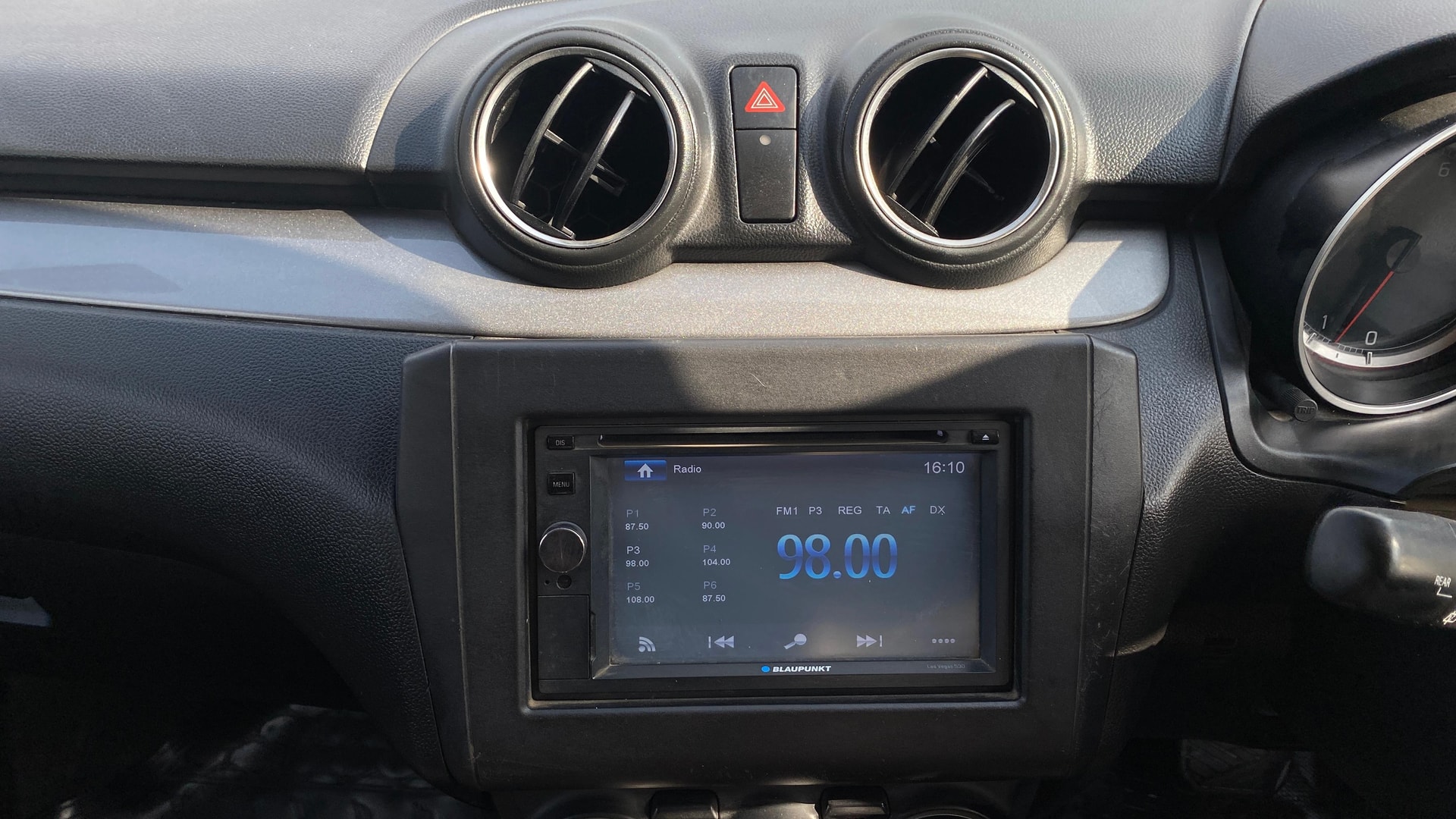 View 2018 Maruti Suzuki 1000 Base Variant Image 17 Used 2018 Maruti Suzuki 1000 Base Variant Image 17