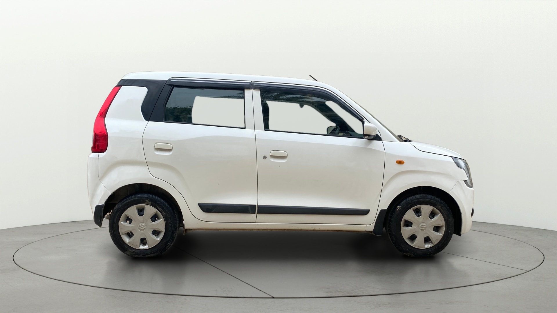 View 2022 Maruti Suzuki 1000 Base Variant Image 8 Used 2022 Maruti Suzuki 1000 Base Variant Image 8