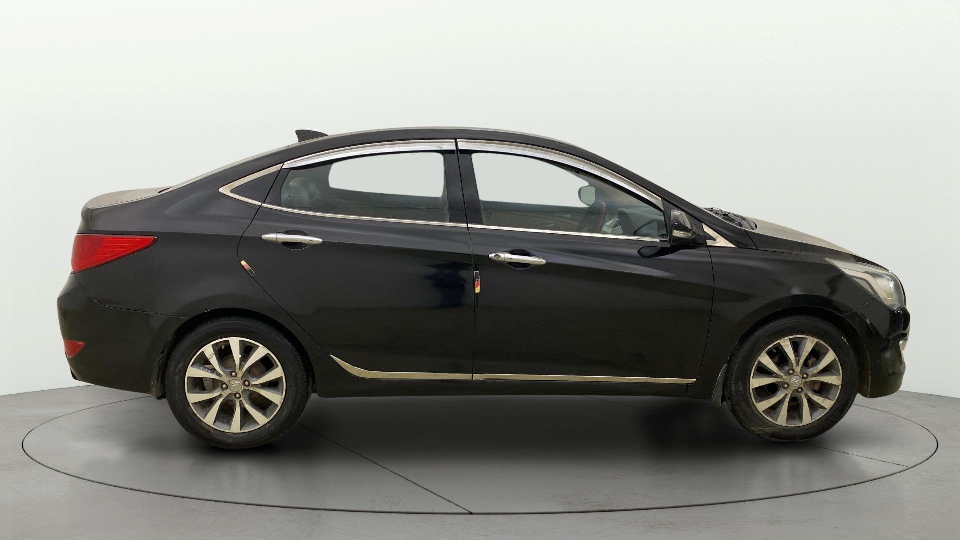View 2016 Hyundai Verna 1.6 VTVT SX Image 8 Used 2016 Hyundai Verna 1.6 VTVT SX Image 8