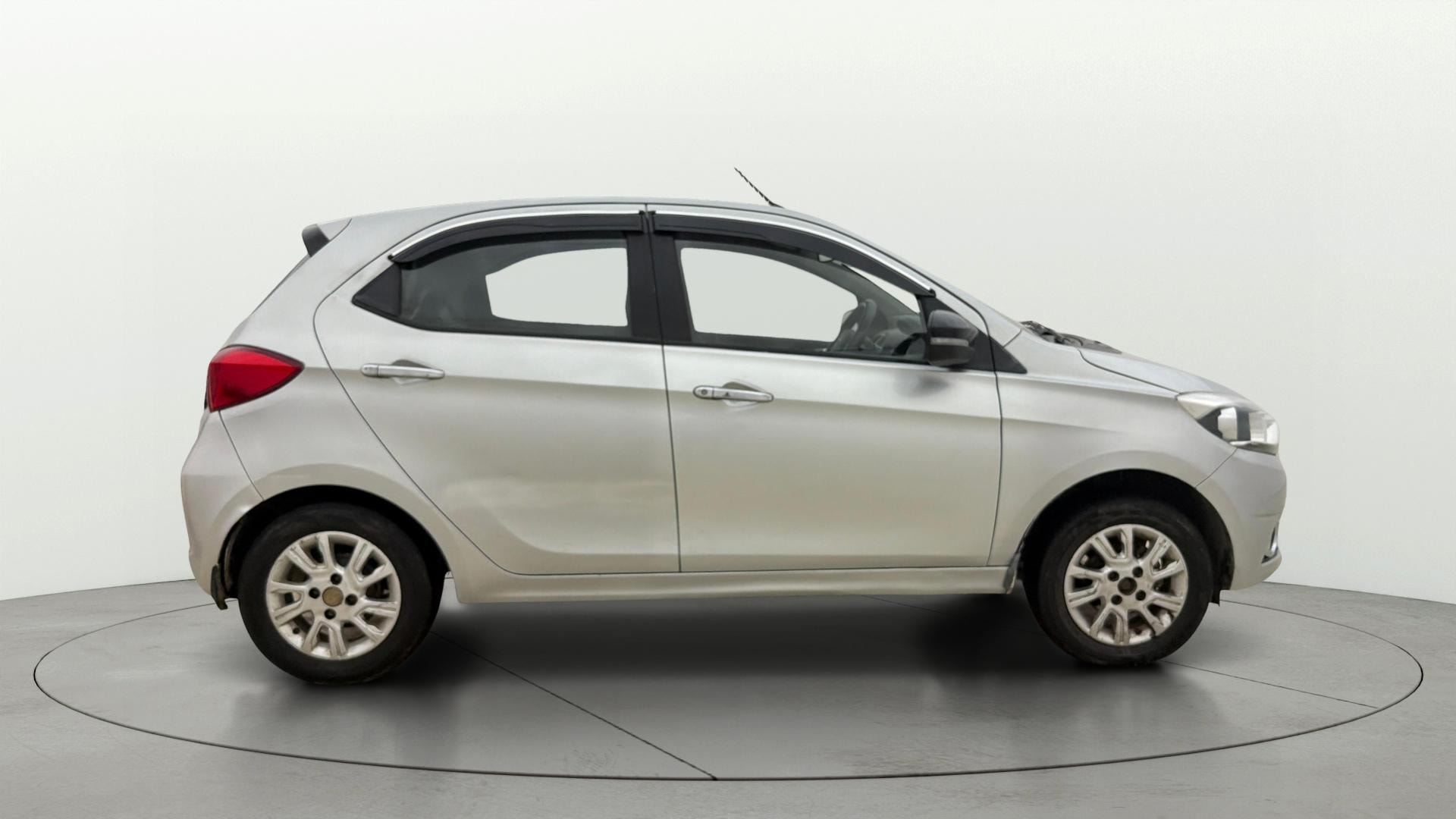 View 2016 Tata Tiago Revotorq XB Image 8 Used 2016 Tata Tiago Revotorq XB Image 8