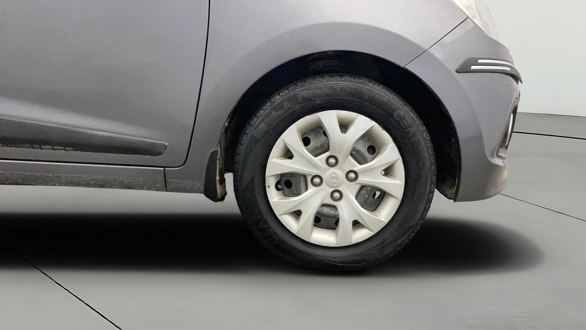 View 2015 Hyundai Grand i10 Sportz 1.2 Kappa Image 39 Used 2015 Hyundai Grand i10 Sportz 1.2 Kappa Image 39
